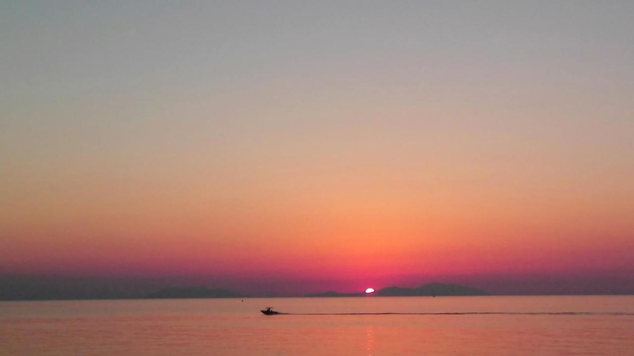 Appartamenti Vacanze Villa Meo Villafranca Tirrena Zewnętrze zdjęcie