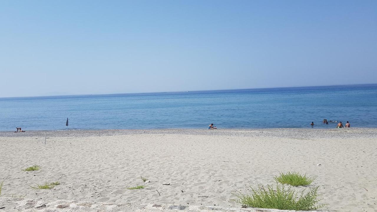 Appartamenti Vacanze Villa Meo Villafranca Tirrena Zewnętrze zdjęcie