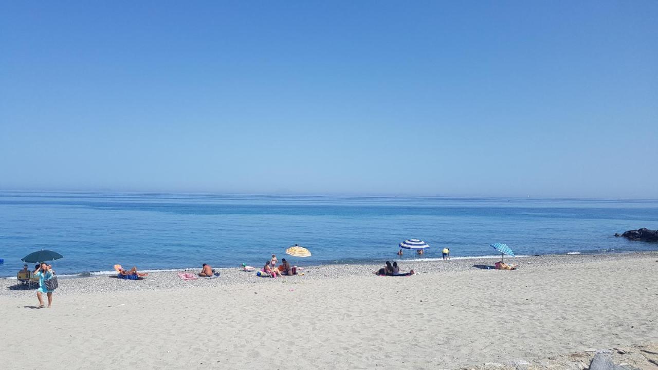 Appartamenti Vacanze Villa Meo Villafranca Tirrena Zewnętrze zdjęcie