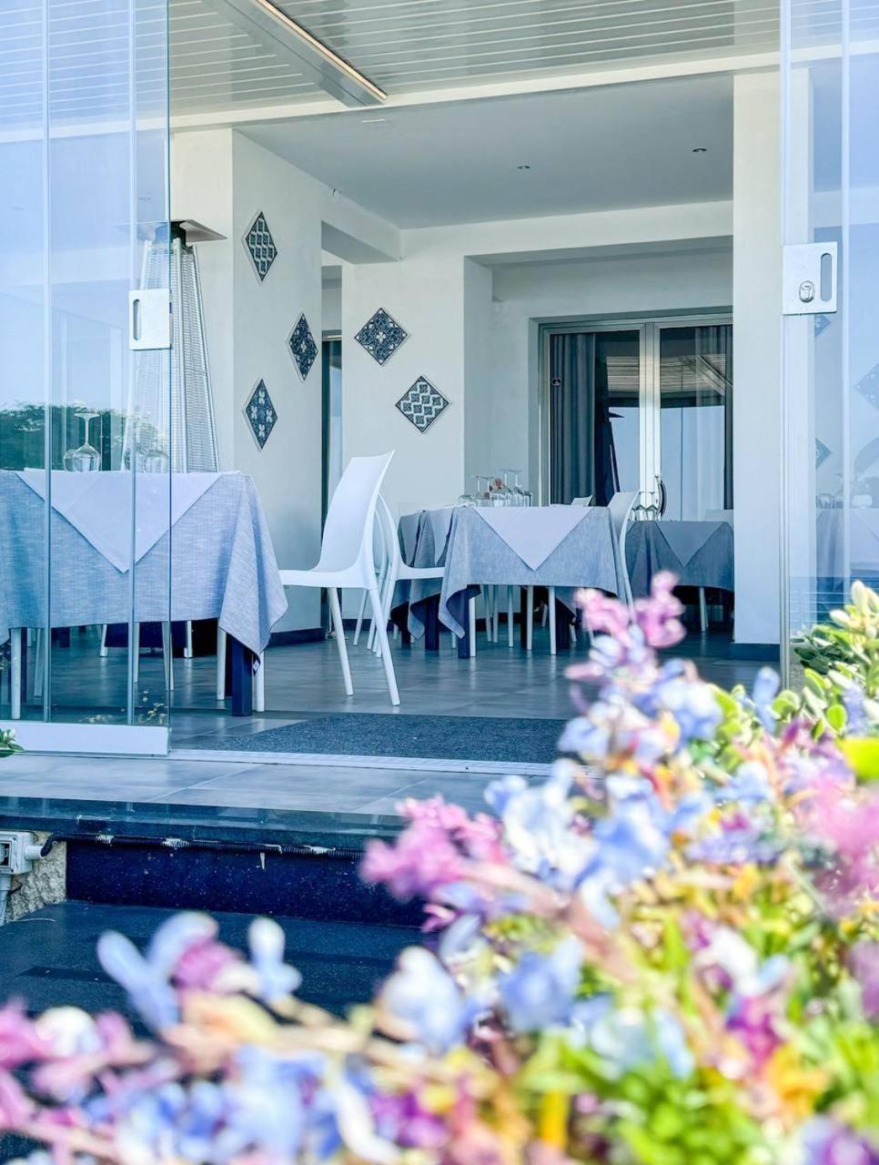 Appartamenti Vacanze Villa Meo Villafranca Tirrena Zewnętrze zdjęcie
