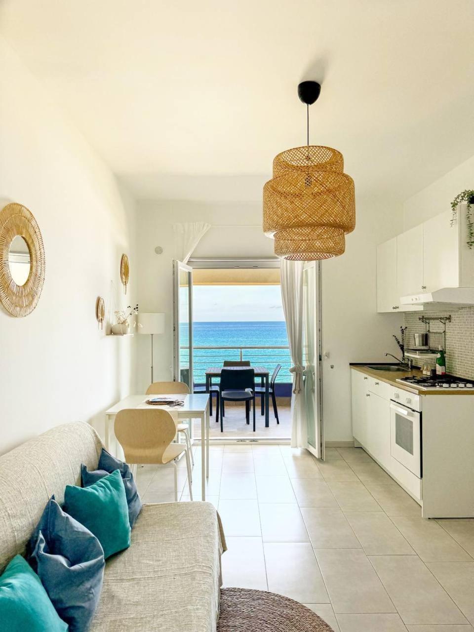 Appartamenti Vacanze Villa Meo Villafranca Tirrena Zewnętrze zdjęcie