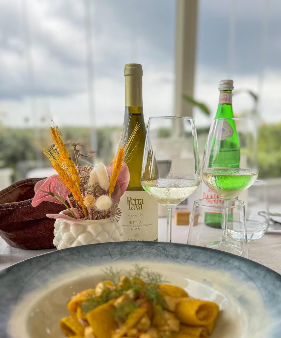 Appartamenti Vacanze Villa Meo Villafranca Tirrena Zewnętrze zdjęcie