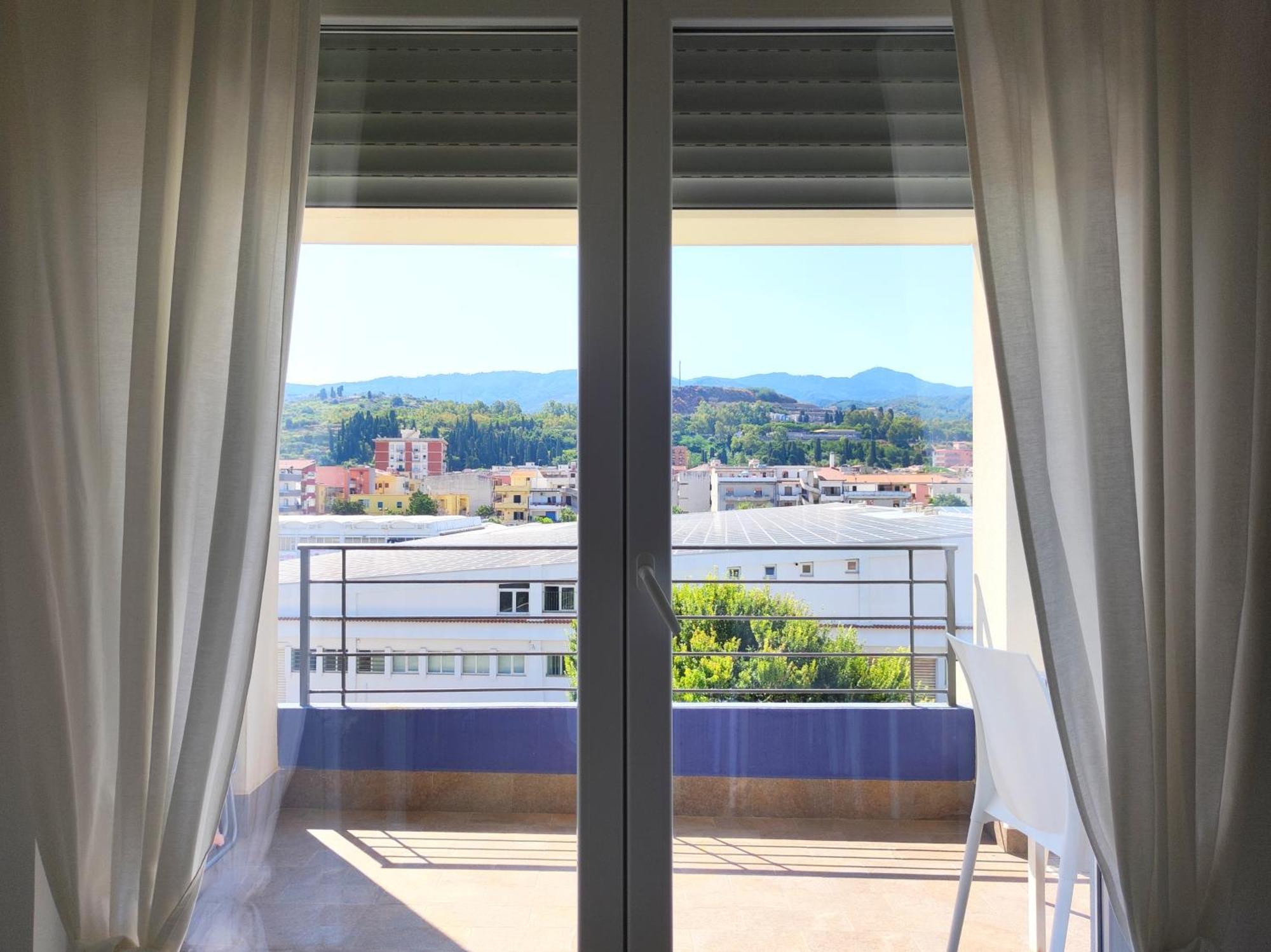 Appartamenti Vacanze Villa Meo Villafranca Tirrena Pokój zdjęcie