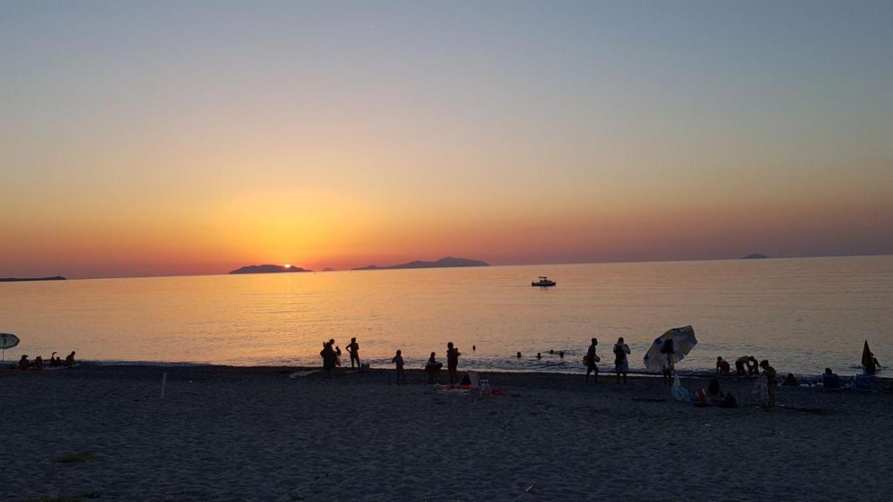 Appartamenti Vacanze Villa Meo Villafranca Tirrena Pokój zdjęcie